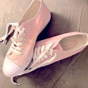 Women’s Soda Canvas Sneakers Light Pink with White Size 7 **EUC**